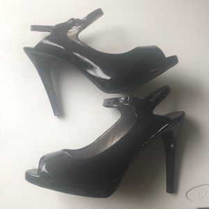 NWT- Worthington size 9 open toe black shoes
